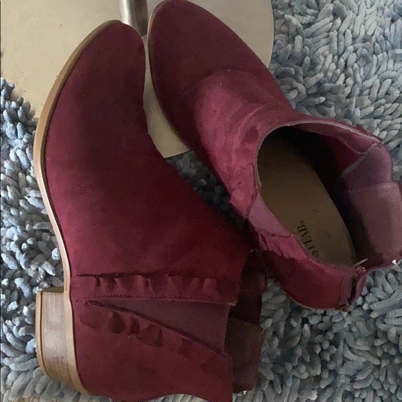JustFab Maroon Booties - Picture 2 of 4